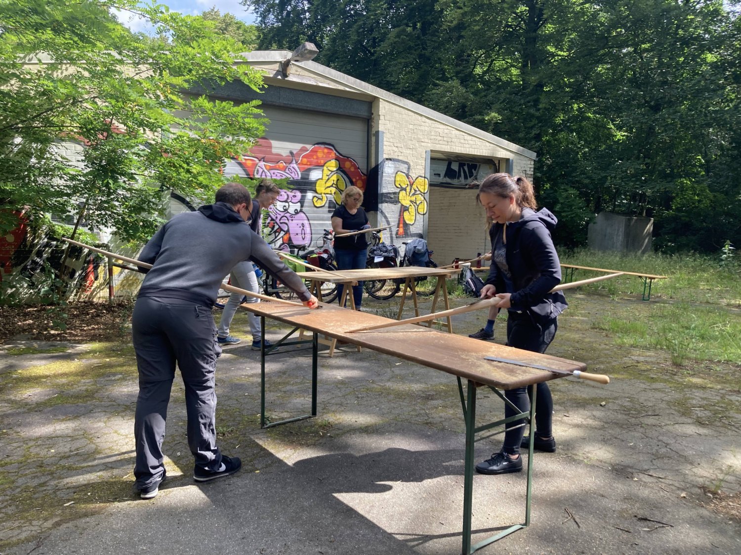 Fertige Bögen aus dem Bogenbaukurs im Heilgarten Hamburg