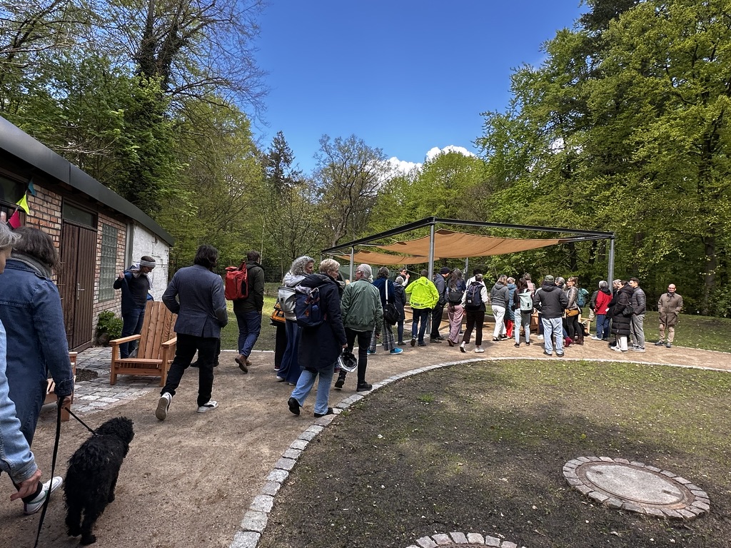 Besichtigung Heilgarten beim Grand Opening